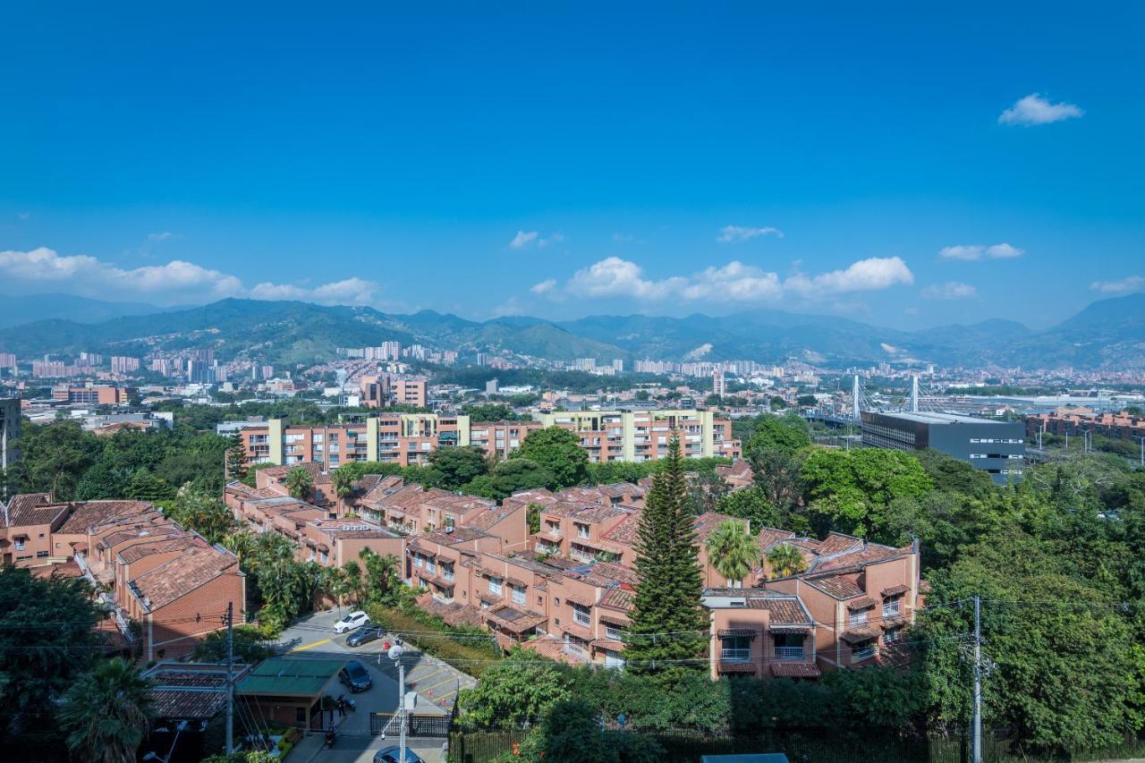 Aptos Alcazar Oviedo By Housy Host 메딜린 외부 사진
