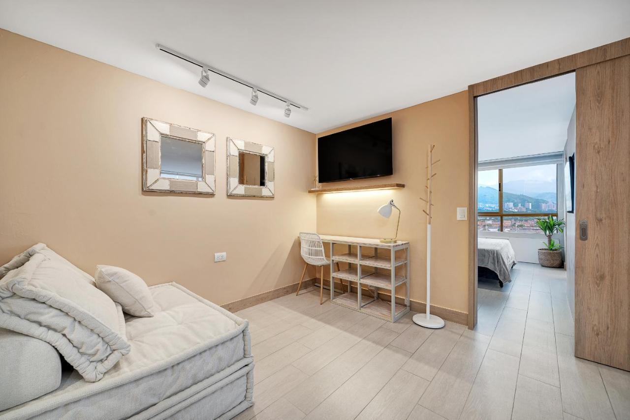 Aptos Alcazar Oviedo By Housy Host 메딜린 외부 사진